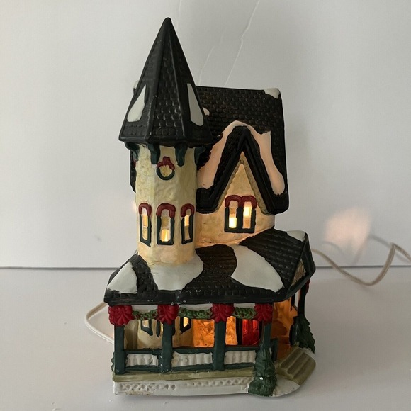 Vintage Santa's Workbench 1999 Bayberry Cottage Classic Series Christmas Village - Picture 6 of 10